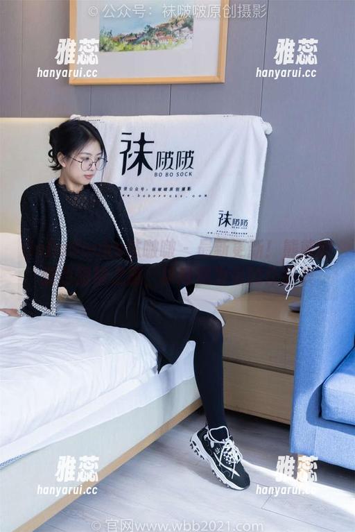 BoBoSocks袜啵啵-熊熊 BoBoSocks袜啵啵 - 最新更新!熊熊的蓝色短袜之旅,以踩脏为名的作品集