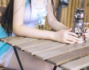 GIRLT果团网 – 就算是免费的，周于希的红裙图片也显得特别考究！