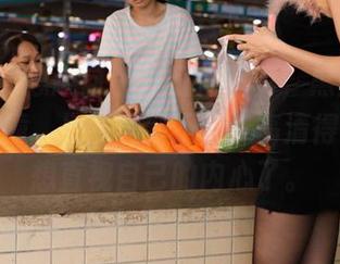 IESS异思趣向 – 珊珊的写真，黑丝和阳光的碰撞，果然美到不行，高清得让我都想直视自己的内心了。
