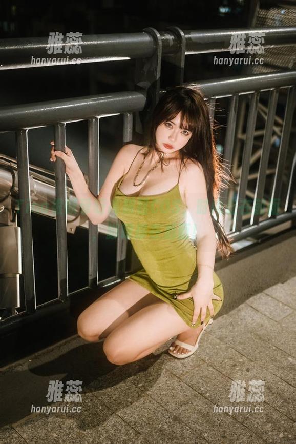 Tina很妖孽呀高跟鞋COS，时尚走在前面，脚踝却在后面！