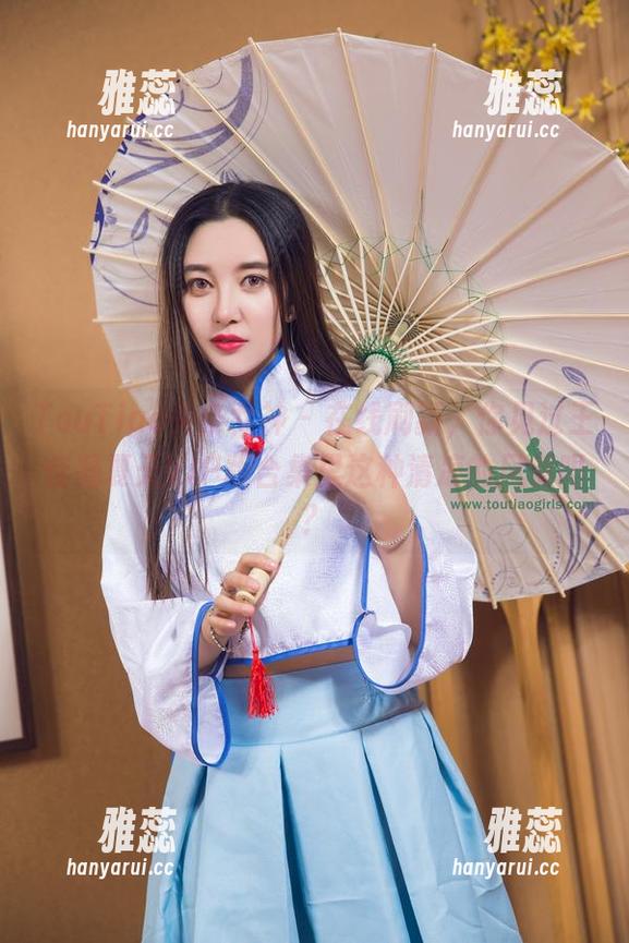 TouTiao头条女神 - 在线刷新，你见过王佳凝夏天VIP版合集里这种清凉的风情吗？