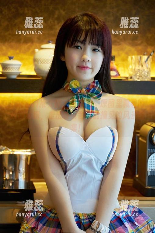 TuiGirl推女郎 - 王馨瑶：原图里藏着的校园秘境，走出住宿舍就能撞见的风景图集！