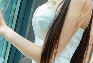 UGirls尤果网 – 易阳的私房图集改写女王定义，天哪都快开始写诗了