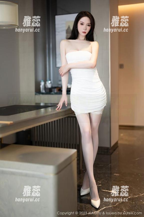 XIAOYU语画界 - 王馨瑶yanni天台图集，这次又更新了哪些奇奇怪怪的姿势呢？