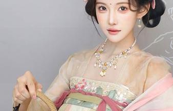 Xiuren秀人网 – 沉浸在YOYO苏小苏的浴缸，图包里的无圣光时刻。