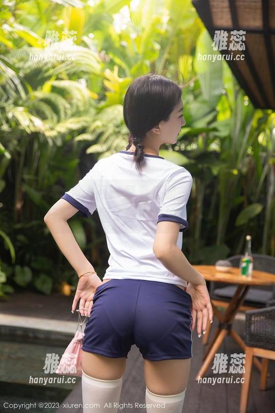 Xiuren秀人网-lingyu69 Xiuren秀人网 - 荤素搭配,lingyu69私拍裤里丝唤醒了我内心的“小戏精”?