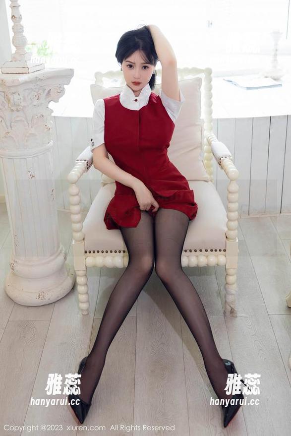 Xiuren秀人网-小薯条nienie Xiuren秀人网 - 小薯条nienie在浴室的日子:图片合集,湿漉漉的光线,让人恍惚。