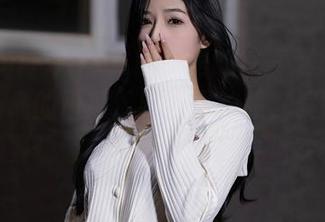 Xiuren秀人网 – 图册里的徐莉芝Booty，海南岛的日落，明明是拍照，偏偏觉得是要动情，哈哈哈，谁更真实？