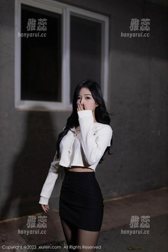 Xiuren秀人网-徐莉芝Booty Xiuren秀人网 - 图册里的徐莉芝Booty,海南岛的日落,明明是拍照,偏偏觉得是要动情,哈哈哈,谁更真实?