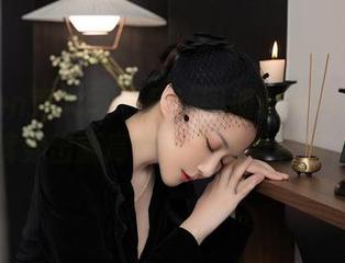 Xiuren秀人网 – 最新图册看麻吉小兔子，短裤穿出新高度，不过看着有点晕？