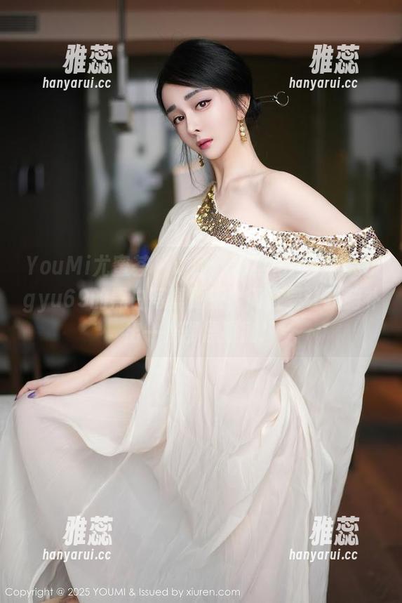 YouMi尤蜜荟-lingyu69 YouMi尤蜜荟 - 哎呀,别再拖拉了!lingyu69的黑白写真更新,简直要让我脑补出一整部悬疑剧!