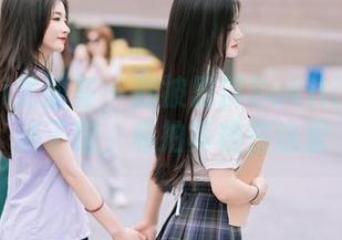 YouMi尤蜜荟 – 别被思淇Sukiii的礼服迷了眼，私拍真相在这里