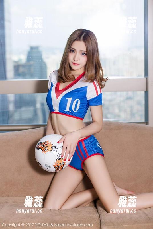 YouWu尤物馆-Kely香香 YouWu尤物馆 - 校园里,Kely香香被无数书卷环绕,照片中的小确幸