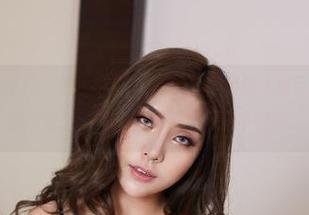 YouWu尤物馆 – “李宓儿运动写真：冲刺姿势大展示，这肌肉没让我想到!”图包里重点关注我的小腿肌。