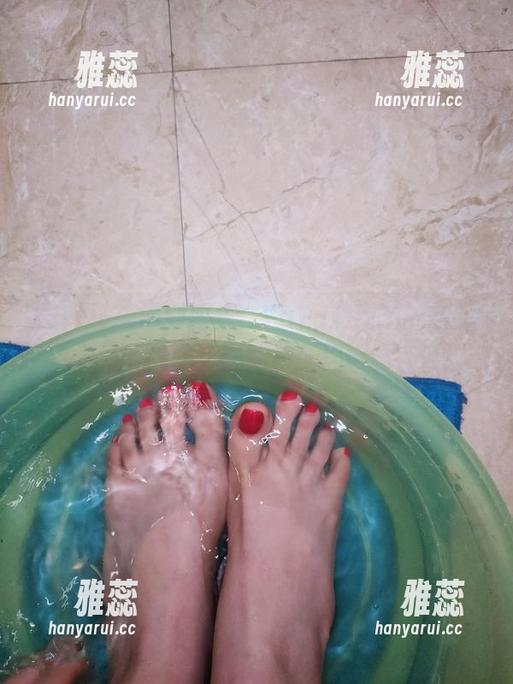 YuYu超甜丫 微密圈 - 最新图集:YuYu超甜丫的花嫁妆没隔夜,今天的我和花都得意洋洋!