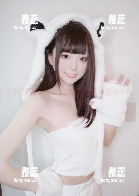 Yuki亭 Yuki亭眼镜私拍,图片里藏着的都是怀旧的竹子与月光。