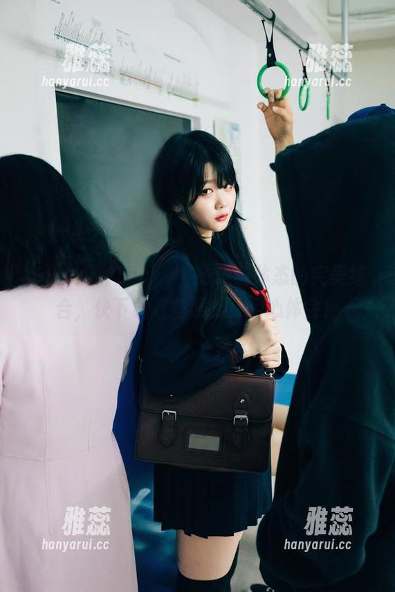 Zia(지아)Loozy，放松与体态的完美结合，快下载这些照片，用心体会！