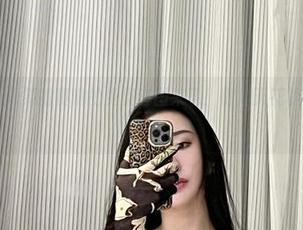 微密圈 – 不爱笑的赛琳的免费套图来了！御姐天花板都要妒忌的气场！