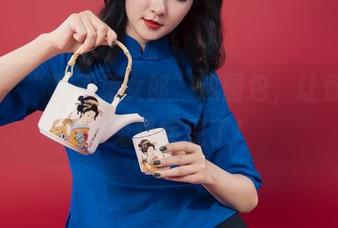 丽柜 – “慕子兔女郎”这图包，让你原来养兔梦实现了！