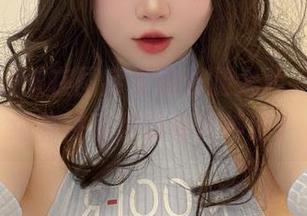 依依超级懒在图库里的长腿大片，高清的细节挑动你的每根神经。