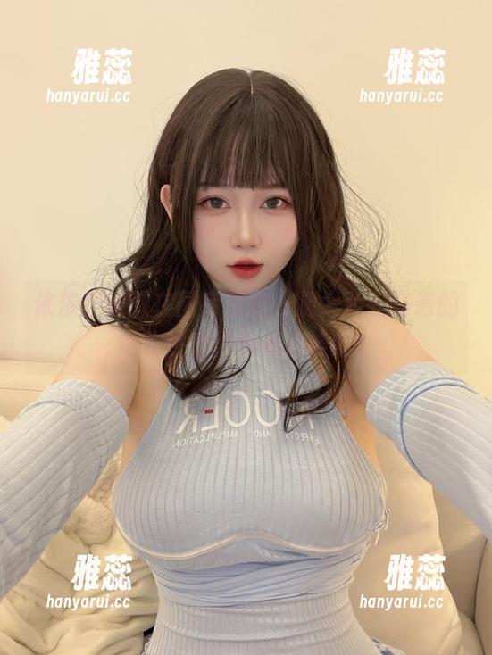 依依超级懒在图库里的长腿大片，高清的细节挑动你的每根神经。