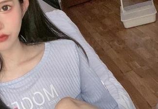 啊，倦倦喵的新图包，黑内衣搭配太让人停不下来。