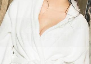 克拉女神 – “赵雨静的黑色美图：本sắc是是否来到梦中毒！“