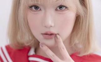 玛丽萝丝，她跟切切celia的写真一样，总是让人想多看几眼。