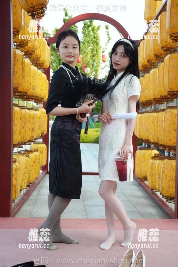 初夏女神-柒柒 初夏女神 - 高清写真:柒柒和奶牛的“牛气”互动