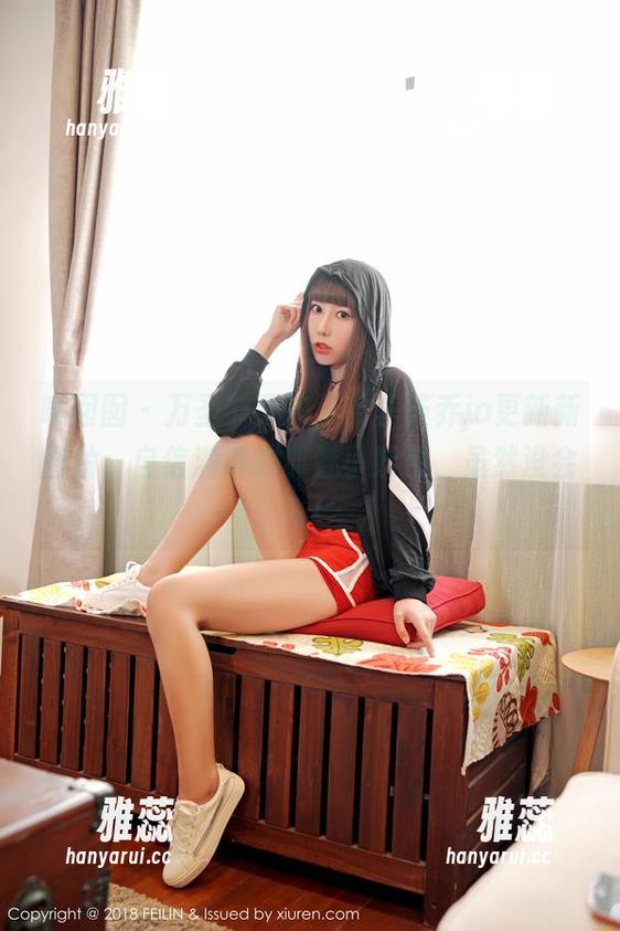嗲囡囡-李筱乔jo 嗲囡囡 - 万圣节又来了,李筱乔jo更新新图片:自信满满的邪魅小妖精,虽然没会飞!