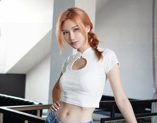 嗲囡囡 – 模特YOYO的比基尼照片，竟引发了我对夏天的所有想象，波浪都在心头翻滚。