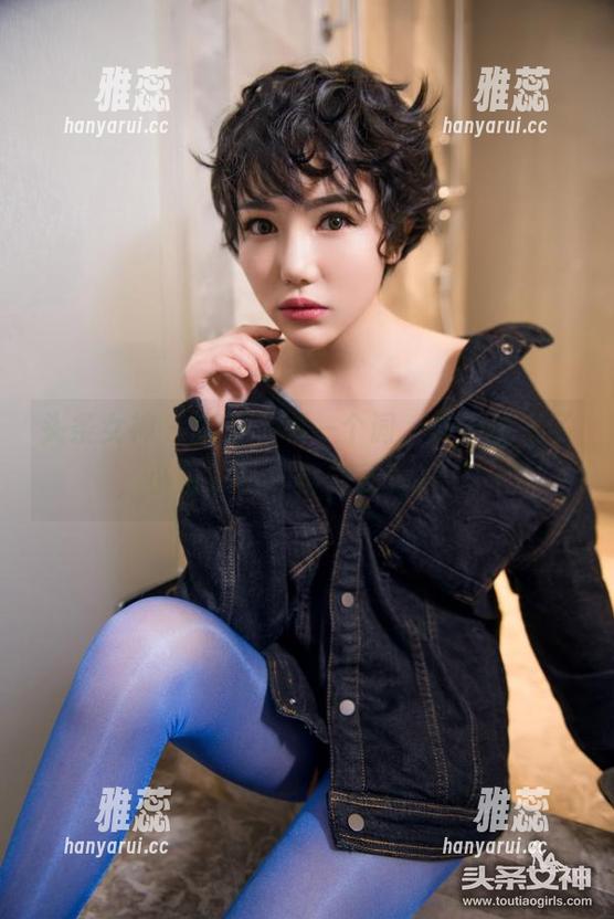 头条女神-小晴子 头条女神 - 套装只有一个词,想不出来了,小晴子的写真分享太炸了!