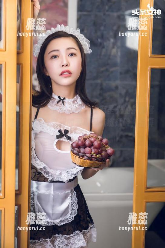 头条女神 - 樊安妮这组没有圣光的护士套图，把那些常规的表现都统统打破，还真的是让人上头。