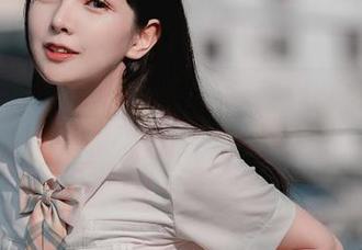 妍子坚不可摧在新照片里和高跟鞋的亲密接触，更新其实只是借口？