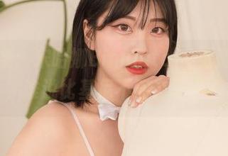 图库头条：宋哈娜Bimilstory微型比基尼，谁说比基尼不能有段子？