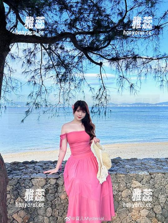 宝儿mysterial 宝儿mysterial和她的职业装——原图看得我想搬桌子了,精选美图不容错过!