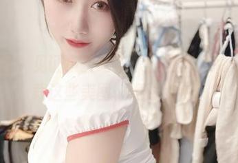 微密圈 – 见证小玉吃果冻的肉丝风采，快下载这些美图，绝对过瘾！