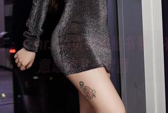 尤物馆 – Amrita贞贞的秘书照，有点儿意思的写真套图