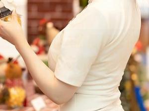 尤蜜荟 – 娜娜TINA的最新图包，全线旅行，各种姿态都很撩人呢…