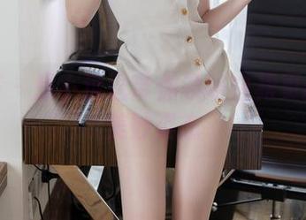 尤蜜荟 – 是小逗逗带你领略白裙更新后的美妙姿态