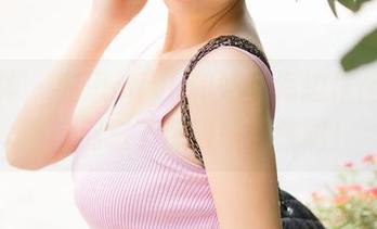 推女神 – 宛恩miyu和她的海边作品，下载前别忘了深吸一口气啊！