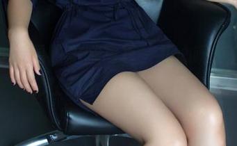 推女郎 – 易阳美腿写真，扎心啊！反正我现在都不敢穿短裙了。