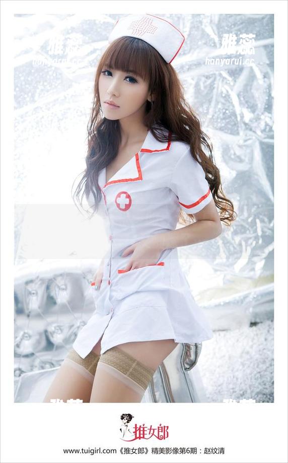 推女郎-王依萌 推女郎 - 看完王依萌的夏天写真,我对泳池的向往又加深了…