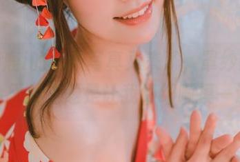 星黛鹿鹿i的最新写真又来了，罩纱豹纹泳装，今天的主题是让我细细咂摸一遍吗？
