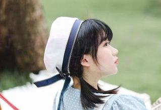 奇了怪了，是依酱吖还真能把校服拍得这么美，网盘上等着