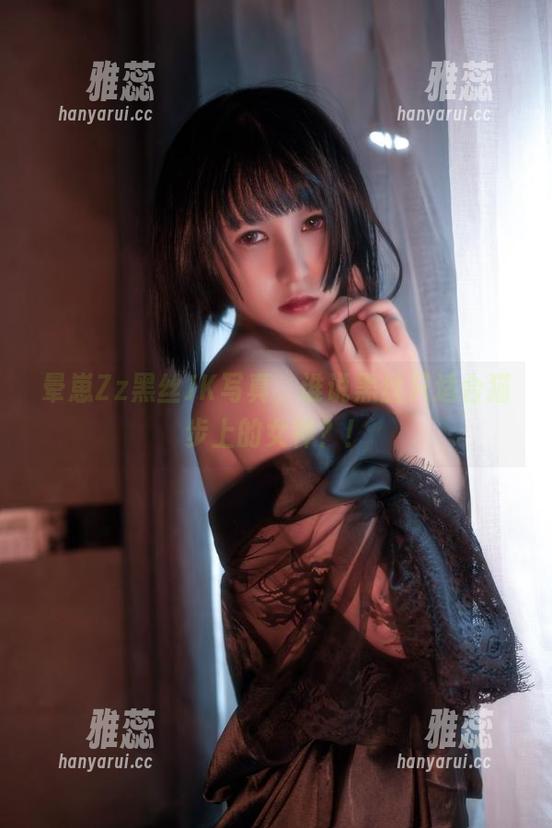 晕崽Zz 晕崽Zz黑丝JK写真,谁说黑丝只适合猫步上的女神?!