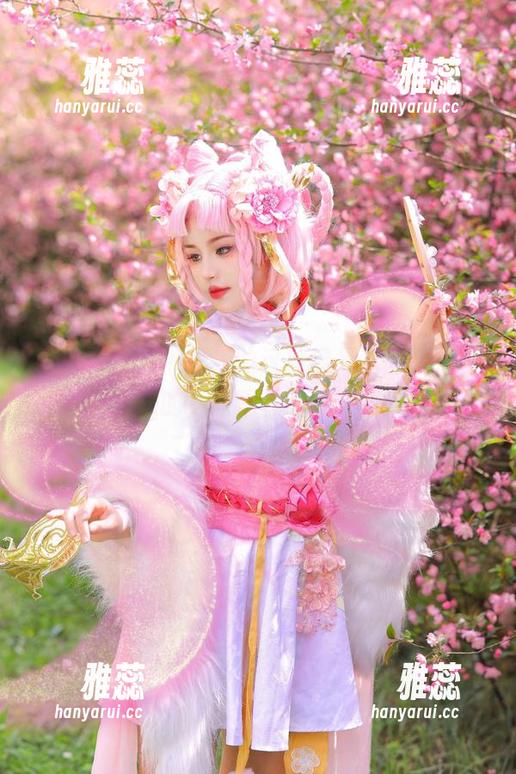 桃暖酱 眼前一亮,桃暖酱的汉服像是从画里走出来的,原图保鲜中……