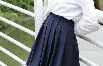森萝财团 – 默陌带你野餐：穿白丝、踩物，蛋飞了！最新美图更新，没眼看。