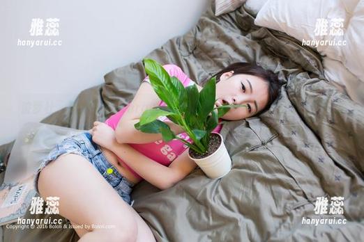 波萝社-猫九酱Sakura 波萝社 - 猫九酱Sakura的泳池真让人捉摸不透,无圣光图包重重叠叠。