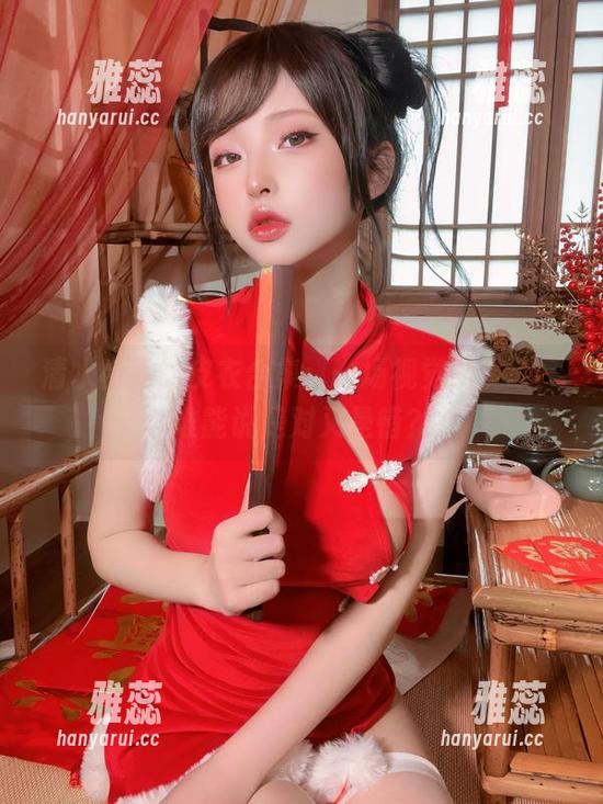 清水由乃的皮衣合集：一场视觉的挑战，谁能说是对又是错？